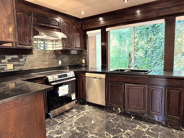 92 RAVINE DRIVE