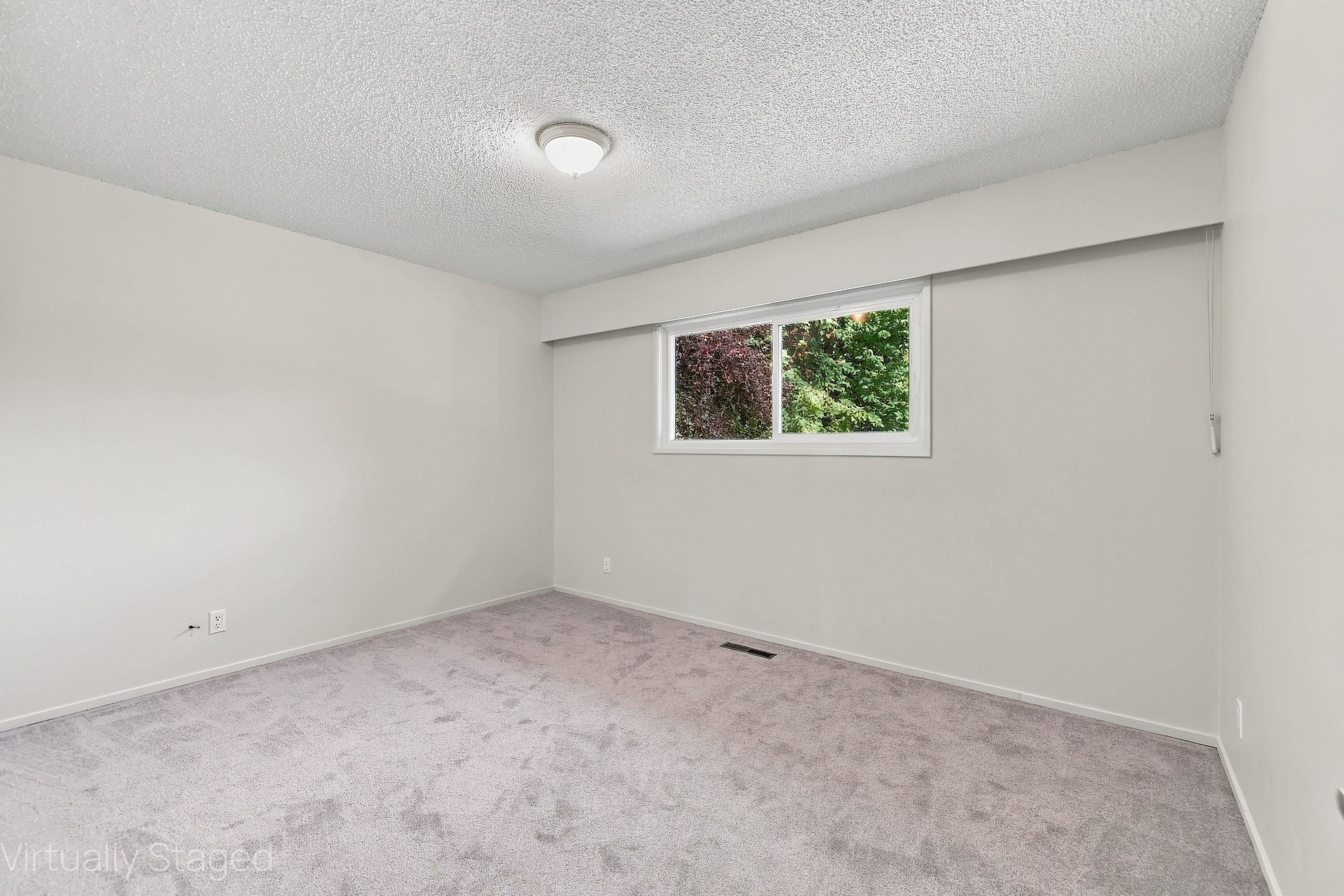 10128 SHAMROCK DRIVE
