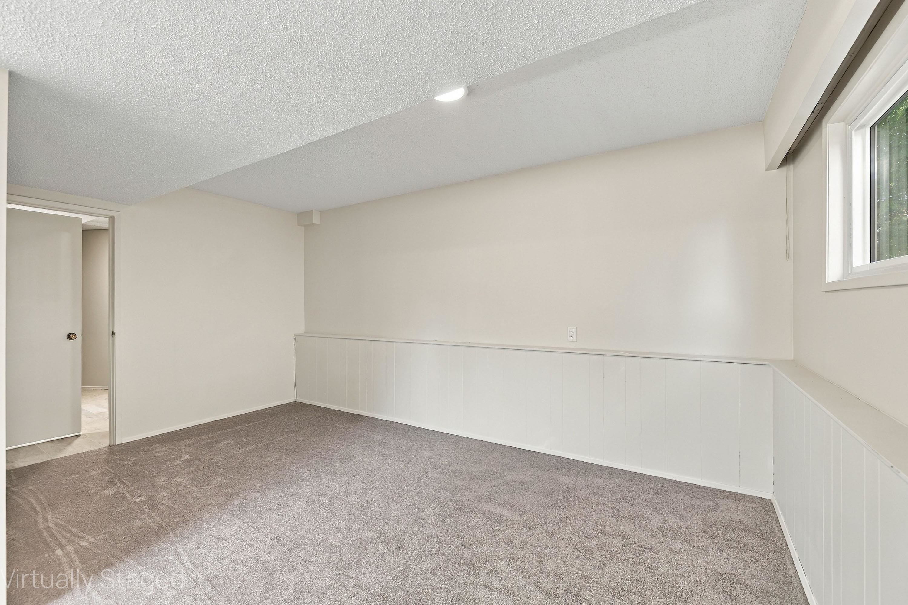 10128 SHAMROCK DRIVE