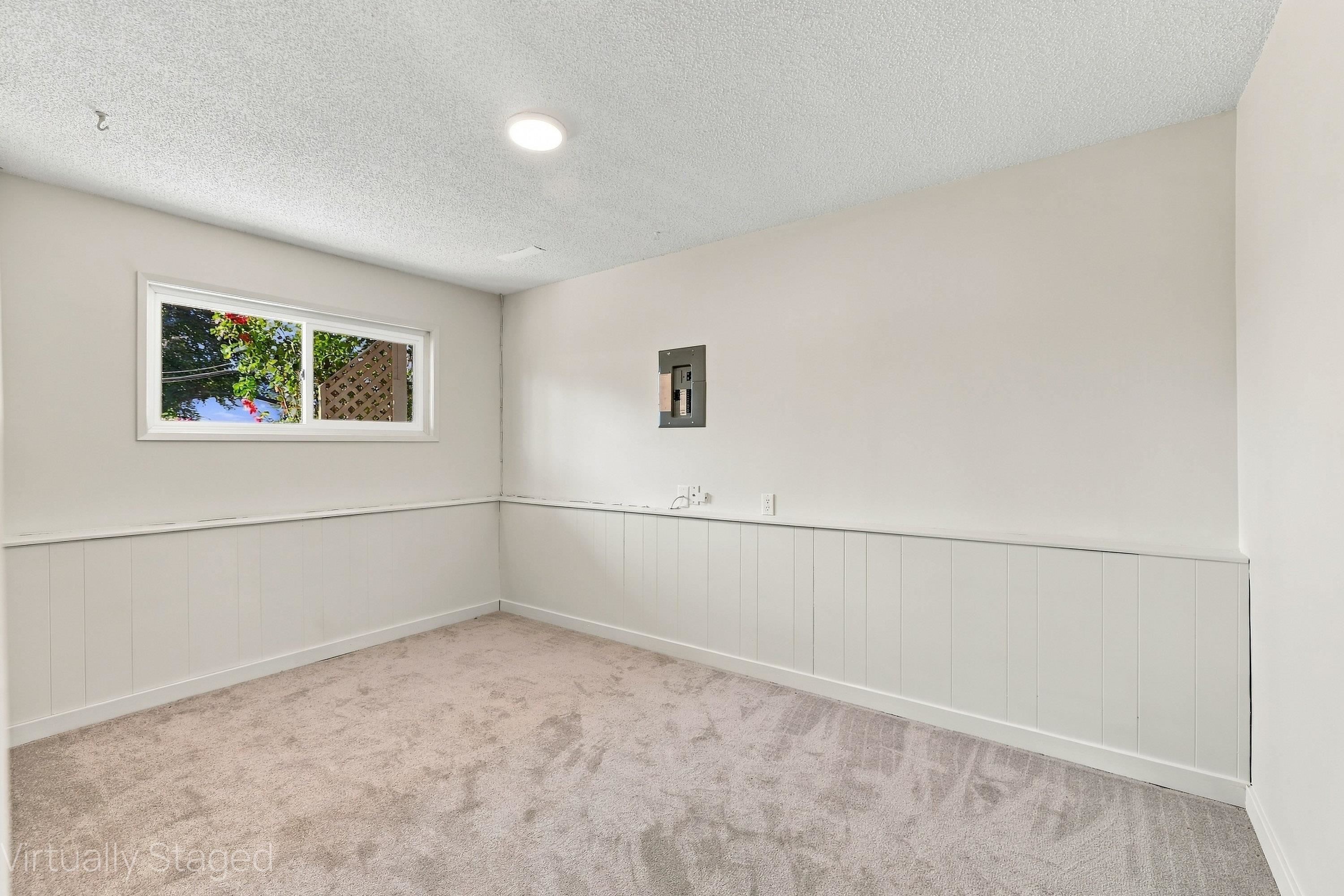 10128 SHAMROCK DRIVE
