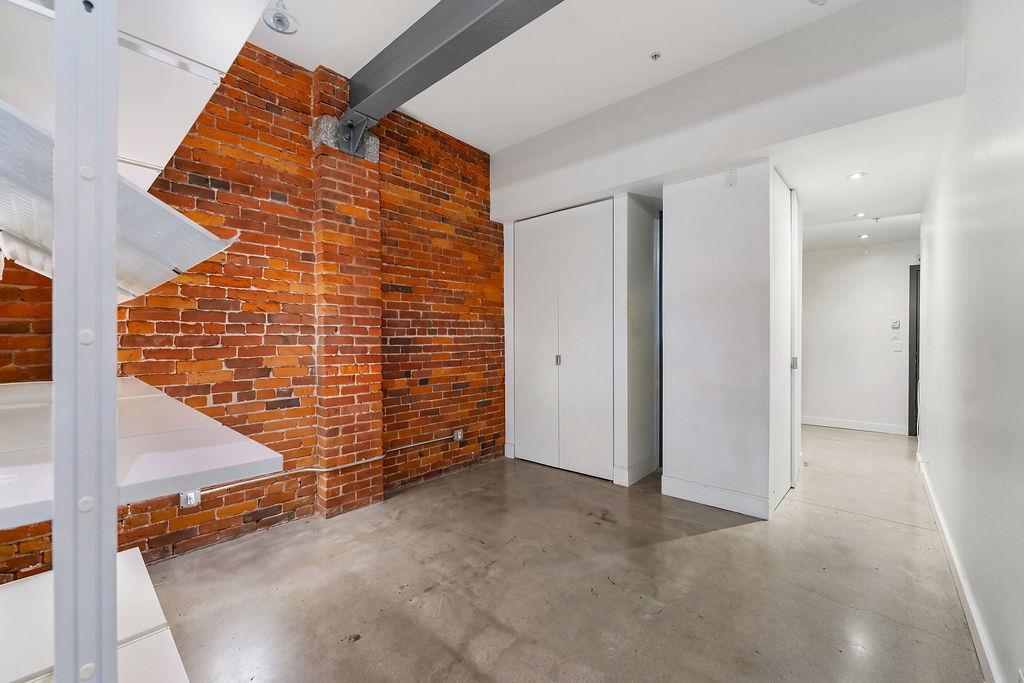 306 53 W HASTINGS STREET