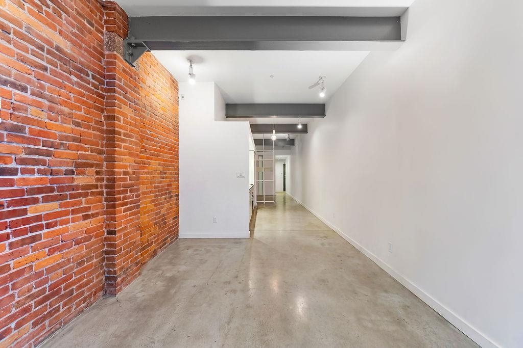 306 53 W HASTINGS STREET