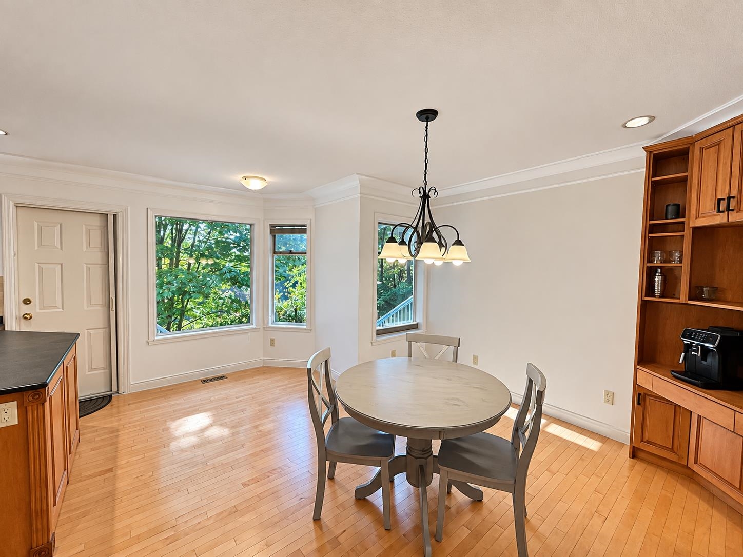 1140 CASTLE CRESCENT