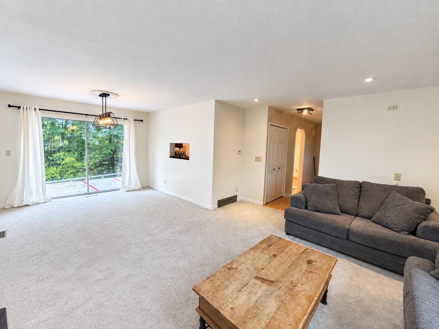 1140 CASTLE CRESCENT