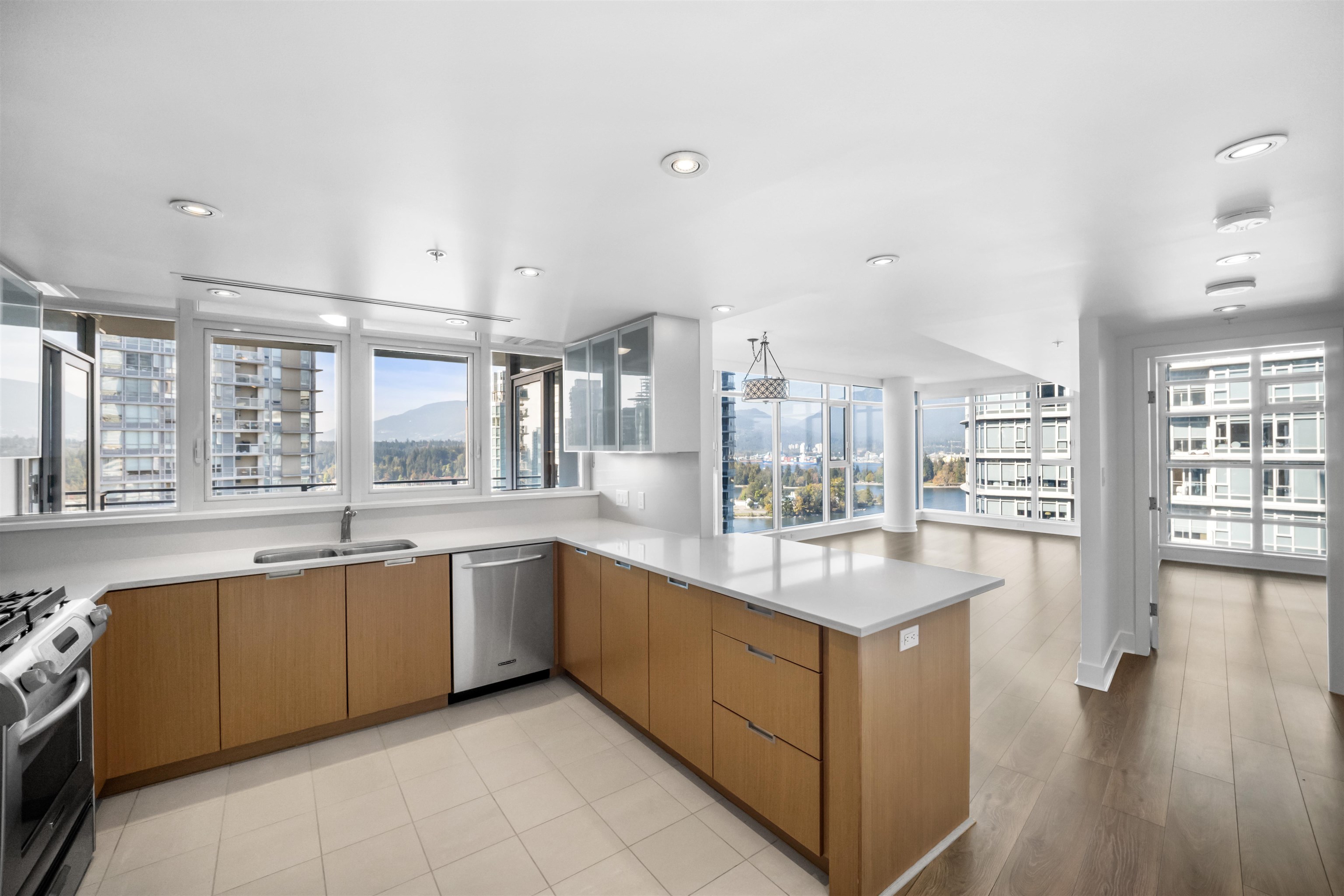 2302 1205 W HASTINGS STREET