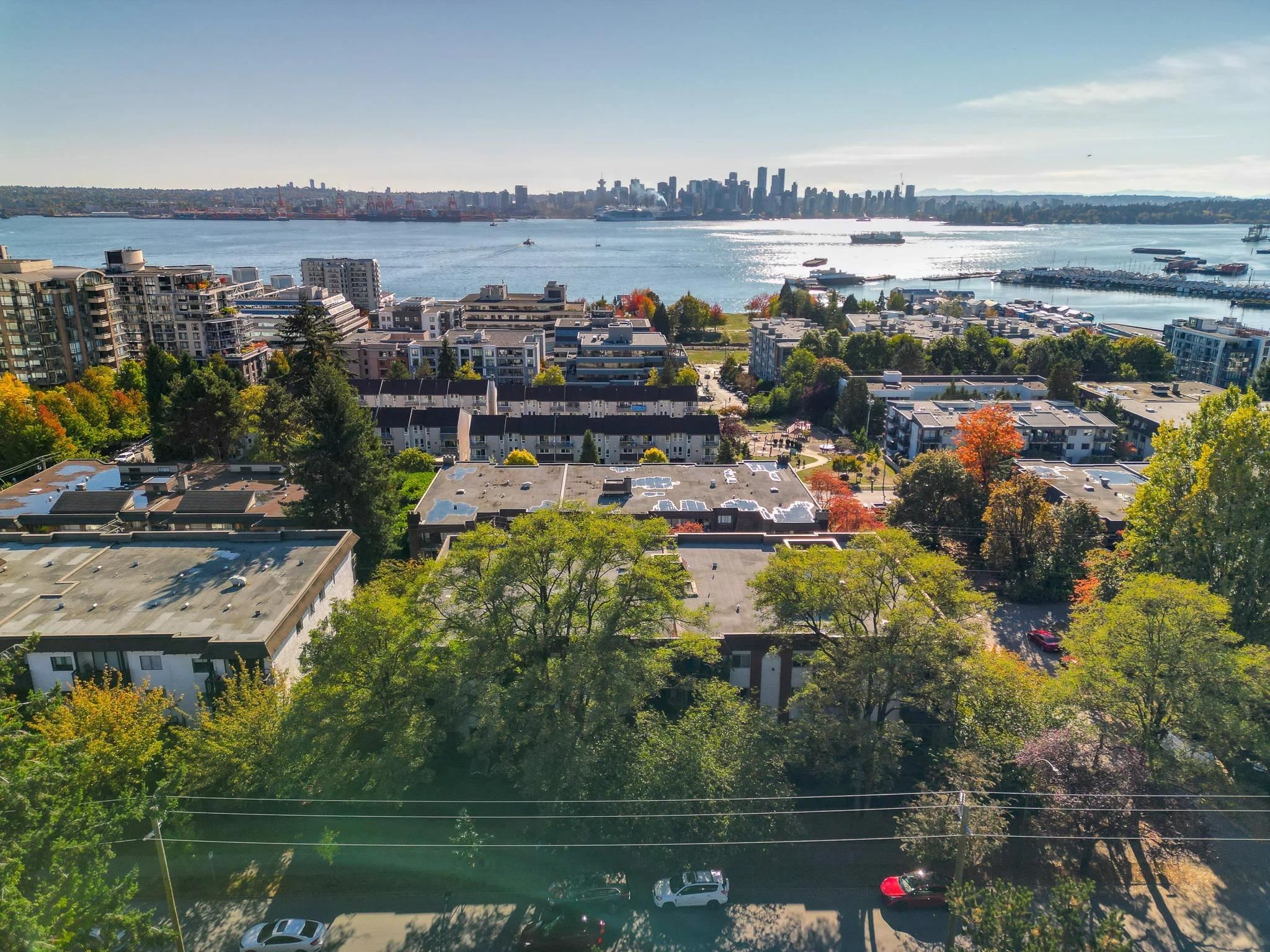 201 225 W 3RD STREET