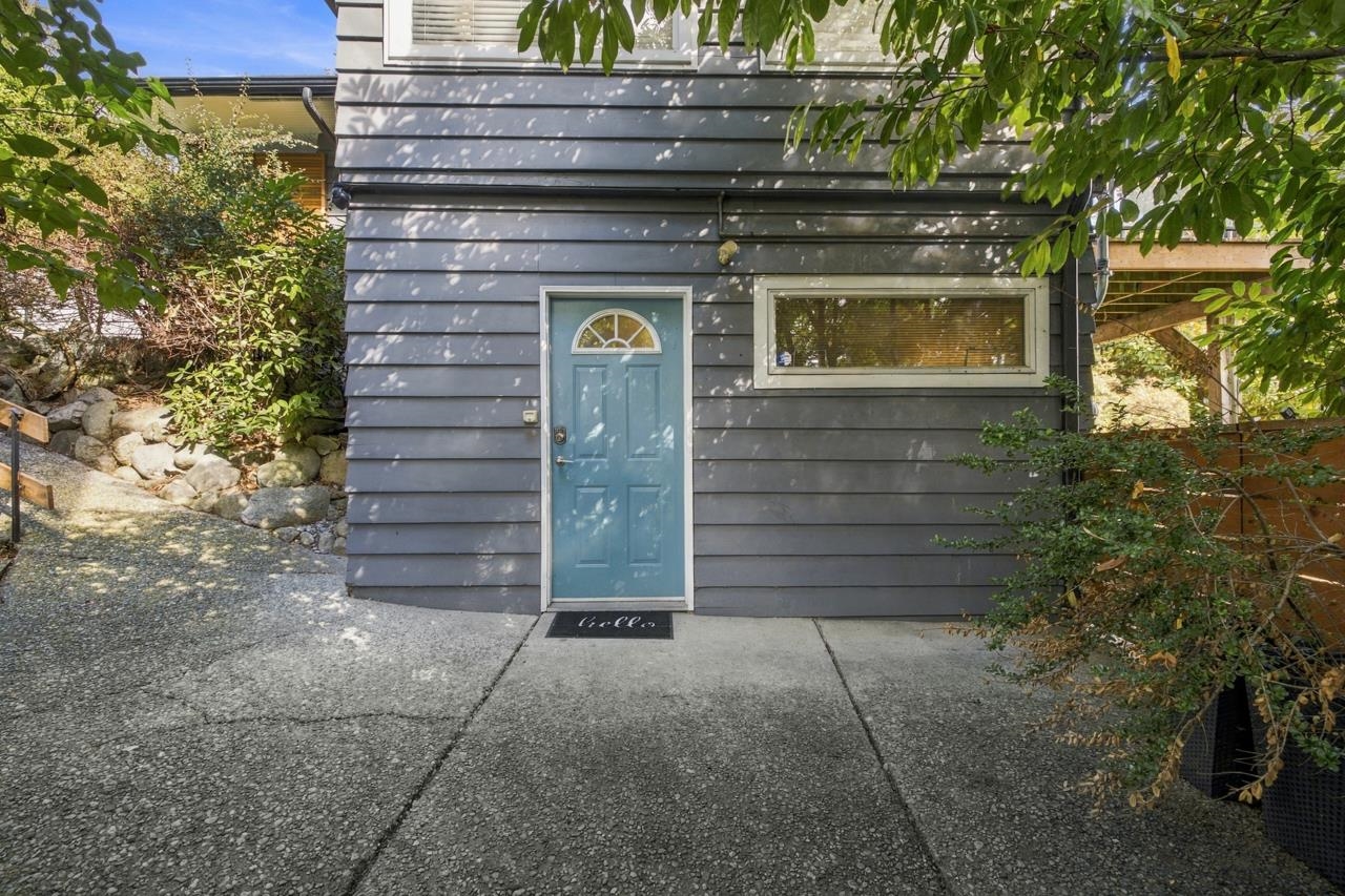 1103 CLOVERLEY STREET