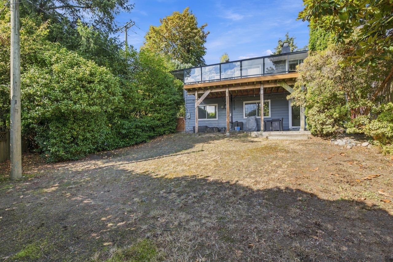 1103 CLOVERLEY STREET