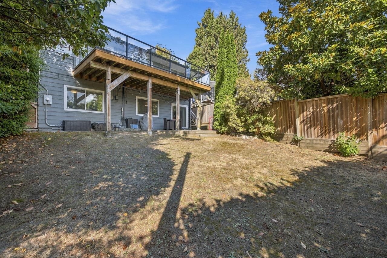 1103 CLOVERLEY STREET