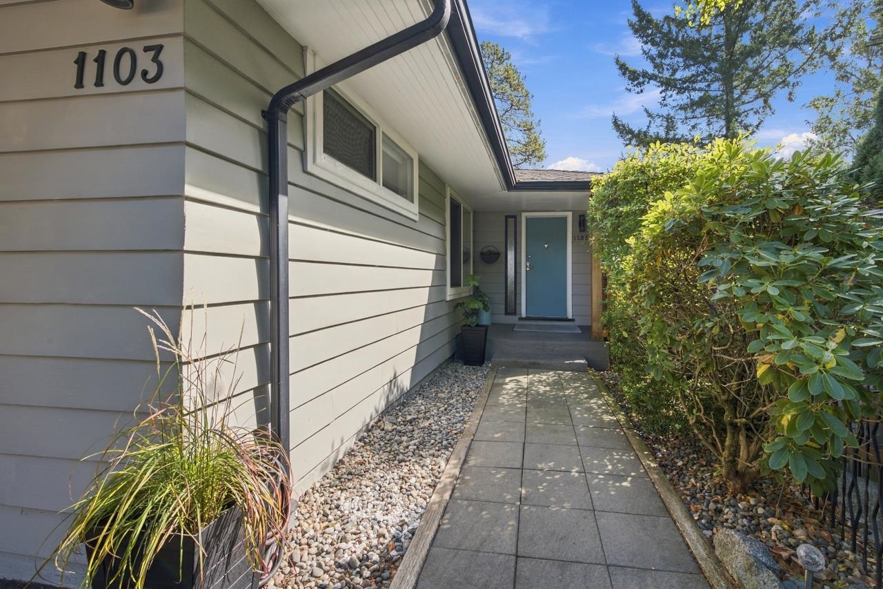 1103 CLOVERLEY STREET