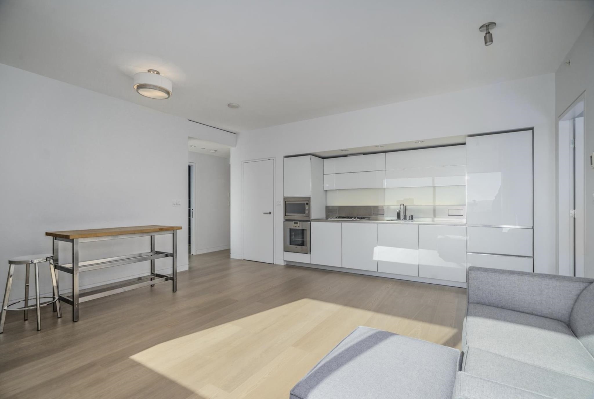 2802 838 W HASTINGS STREET
