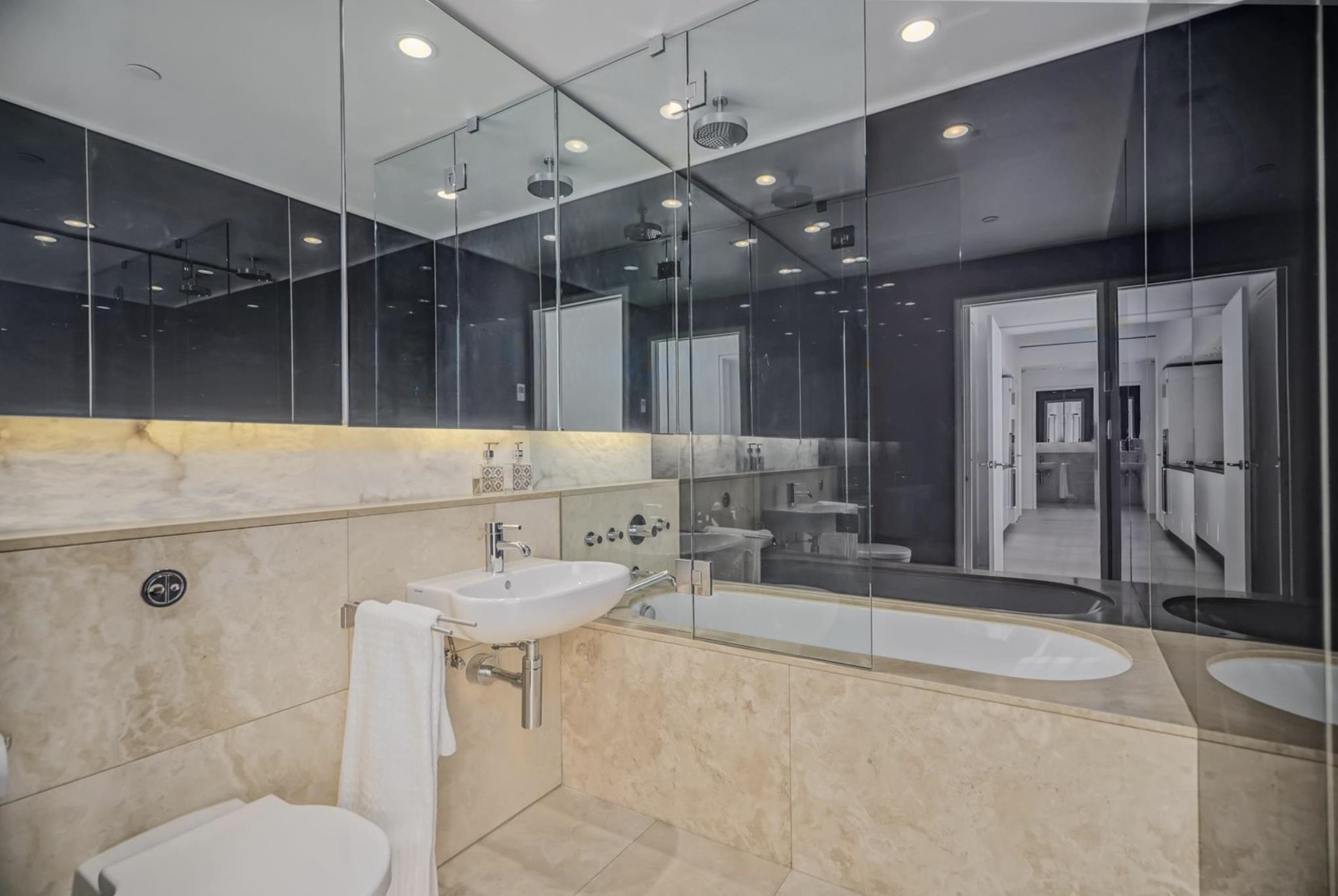 2802 838 W HASTINGS STREET
