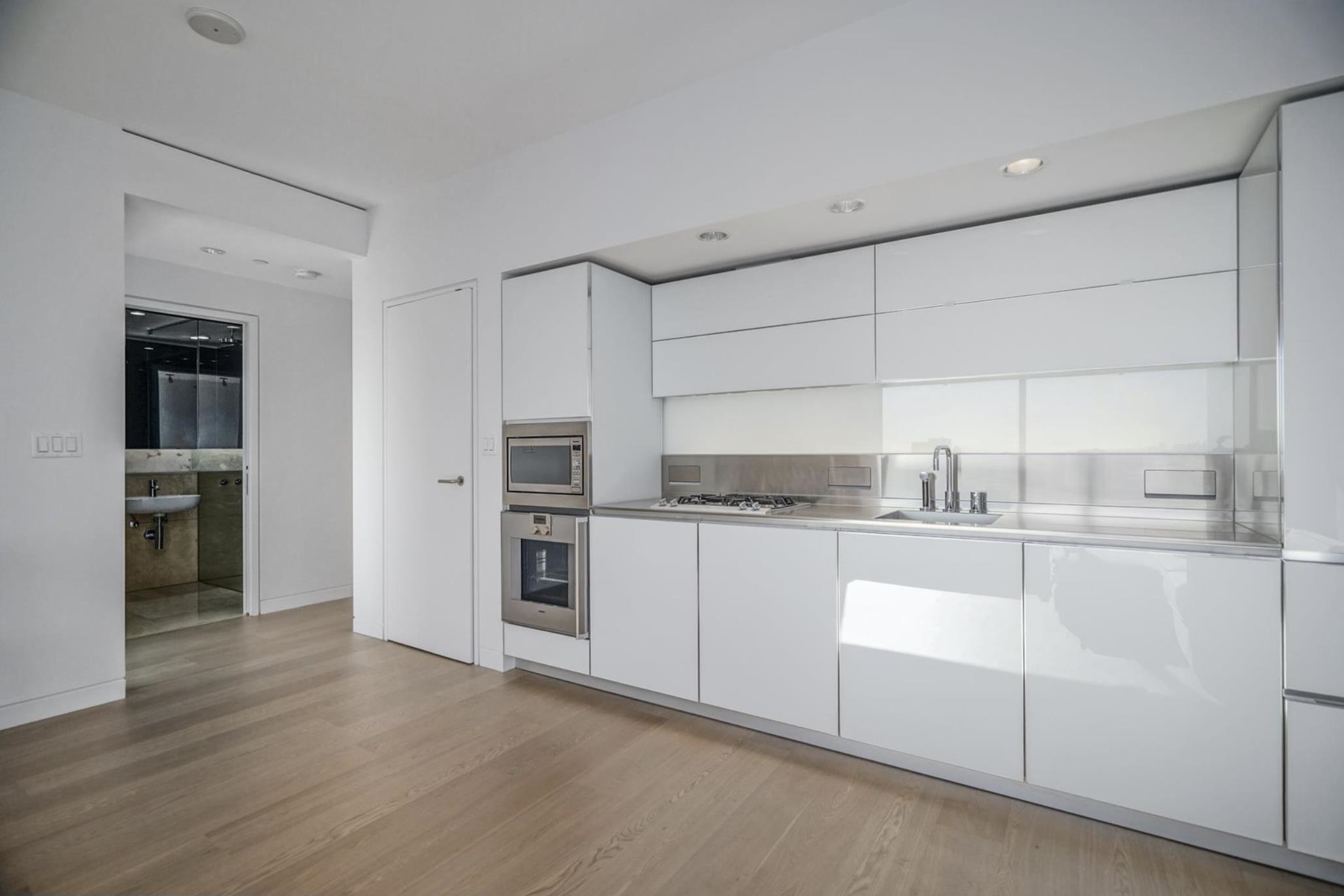 2802 838 W HASTINGS STREET