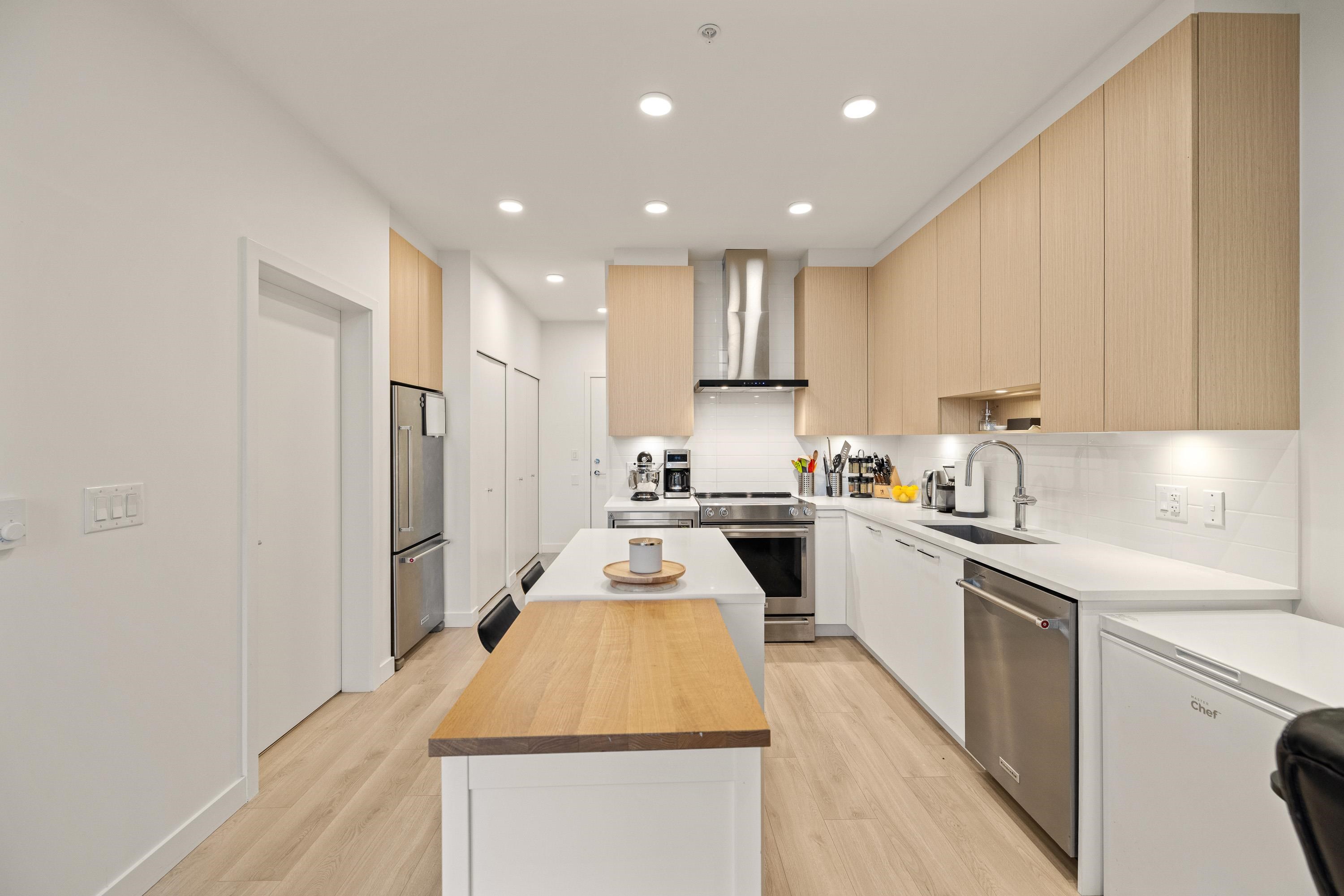 617 7588 16TH STREET