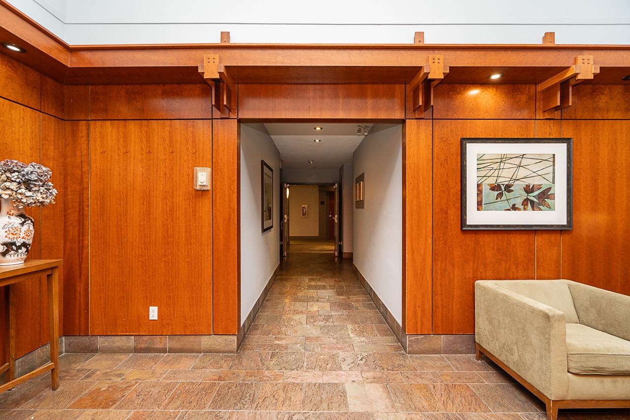 1406 4655 VALLEY DRIVE