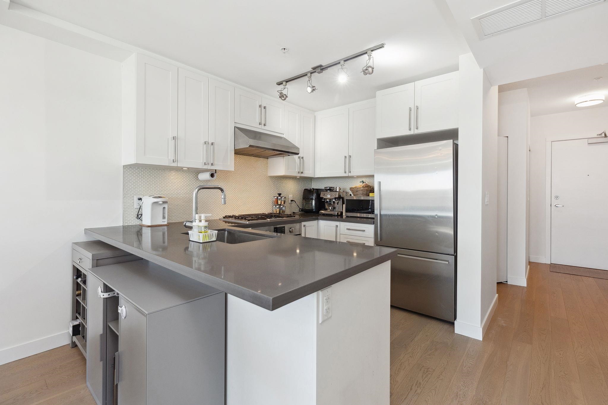 417 10177 RIVER DRIVE