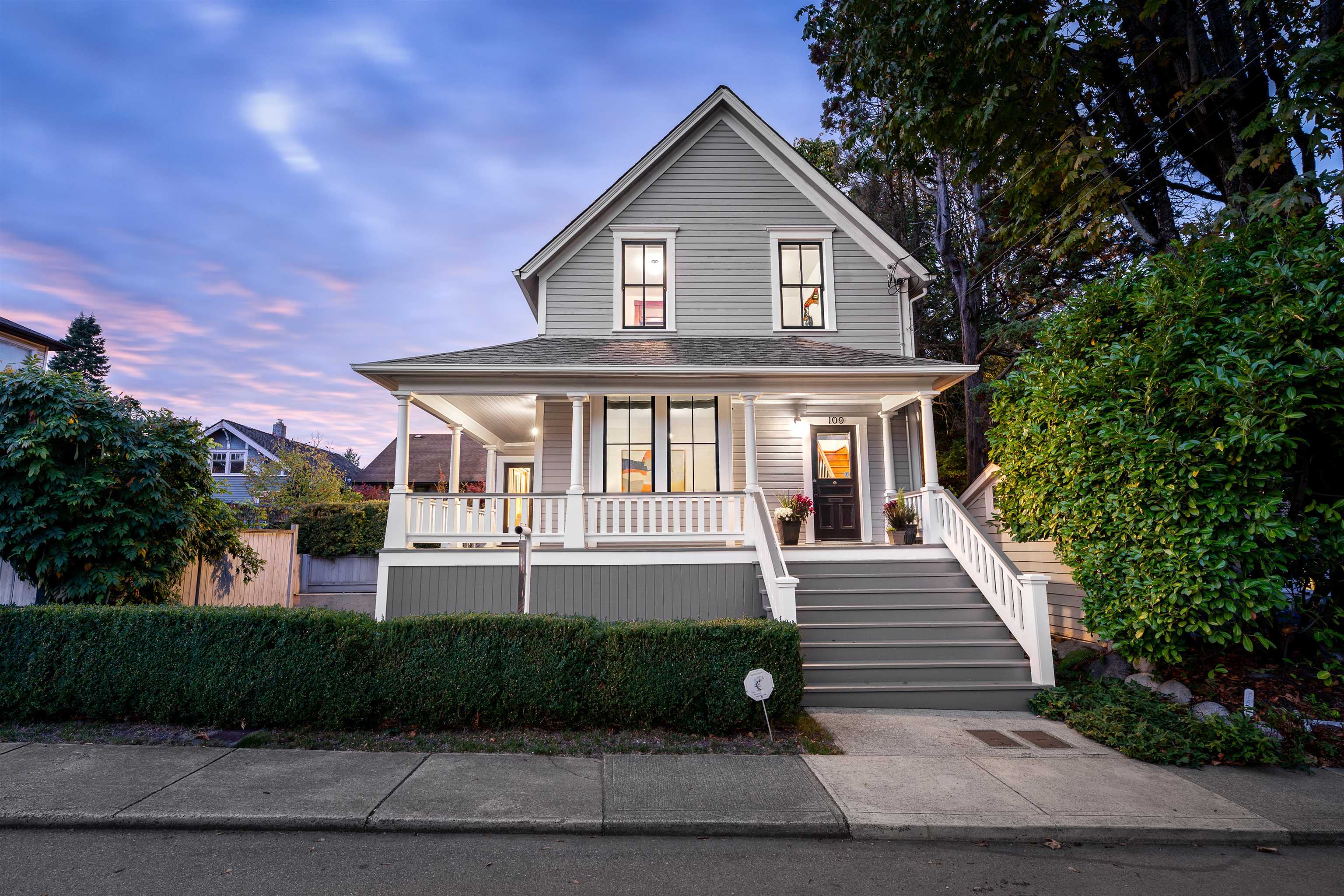 109 OAKLAND STREET