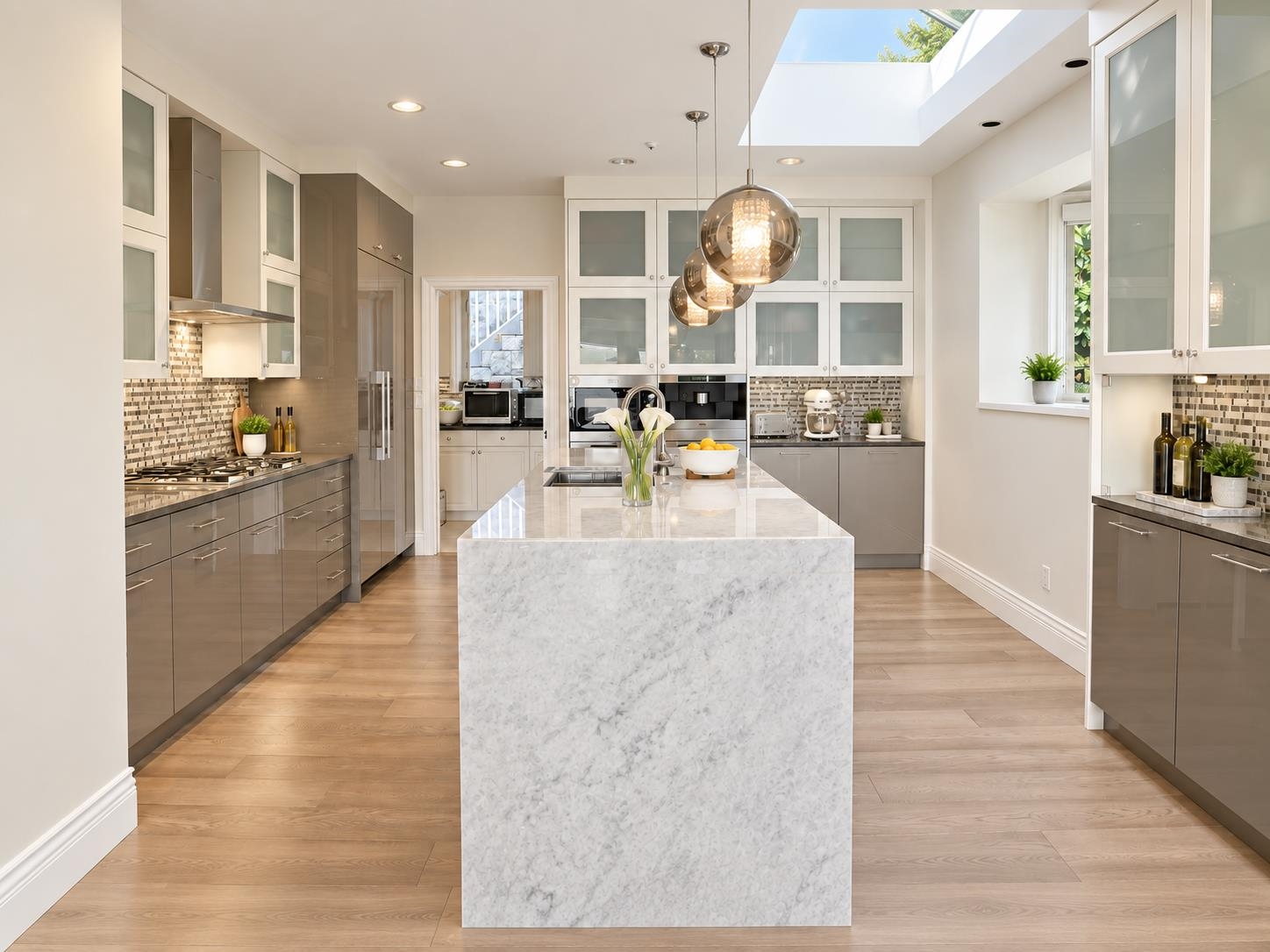 1560 CHIPPENDALE COURT