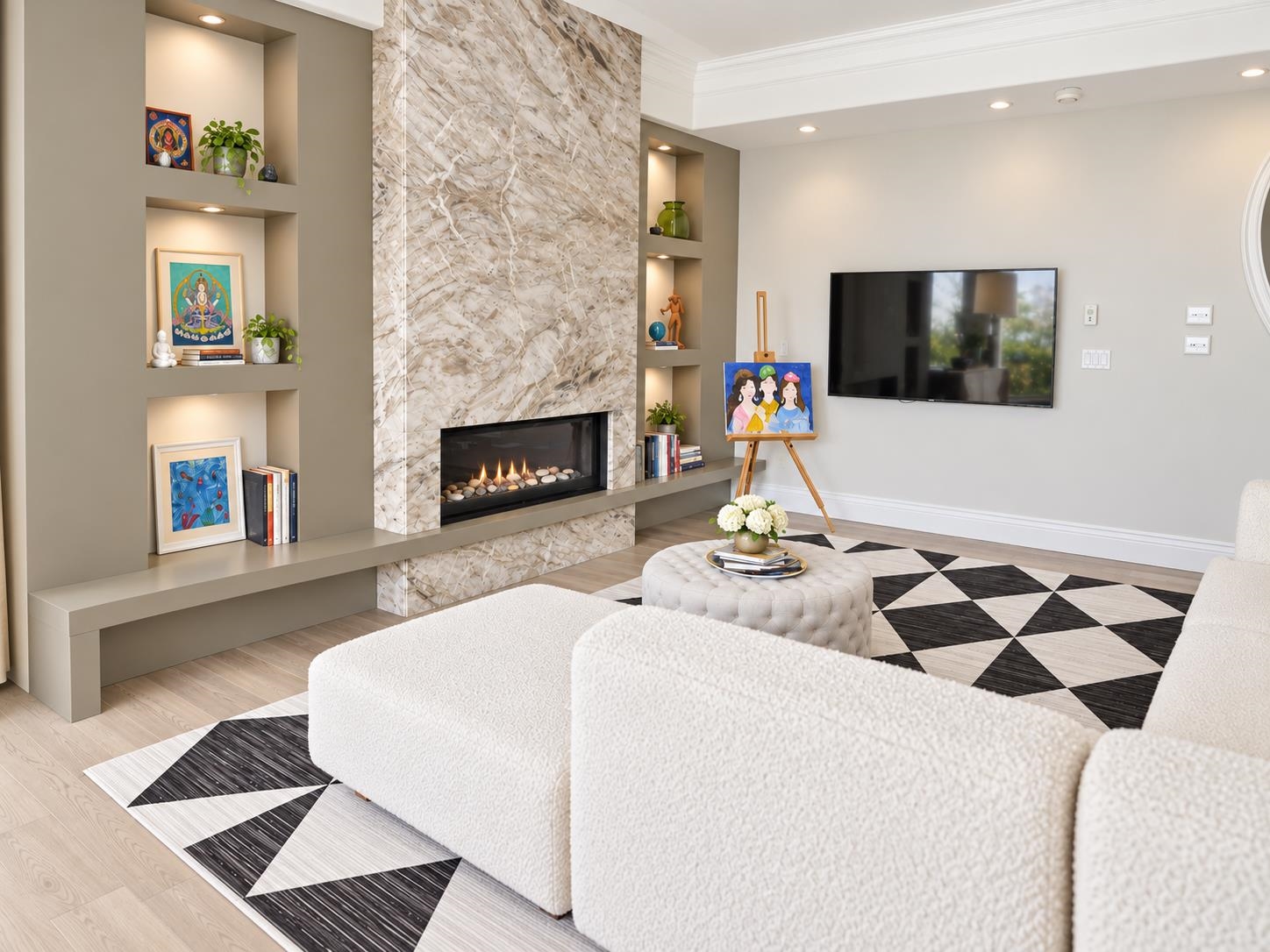 1560 CHIPPENDALE COURT