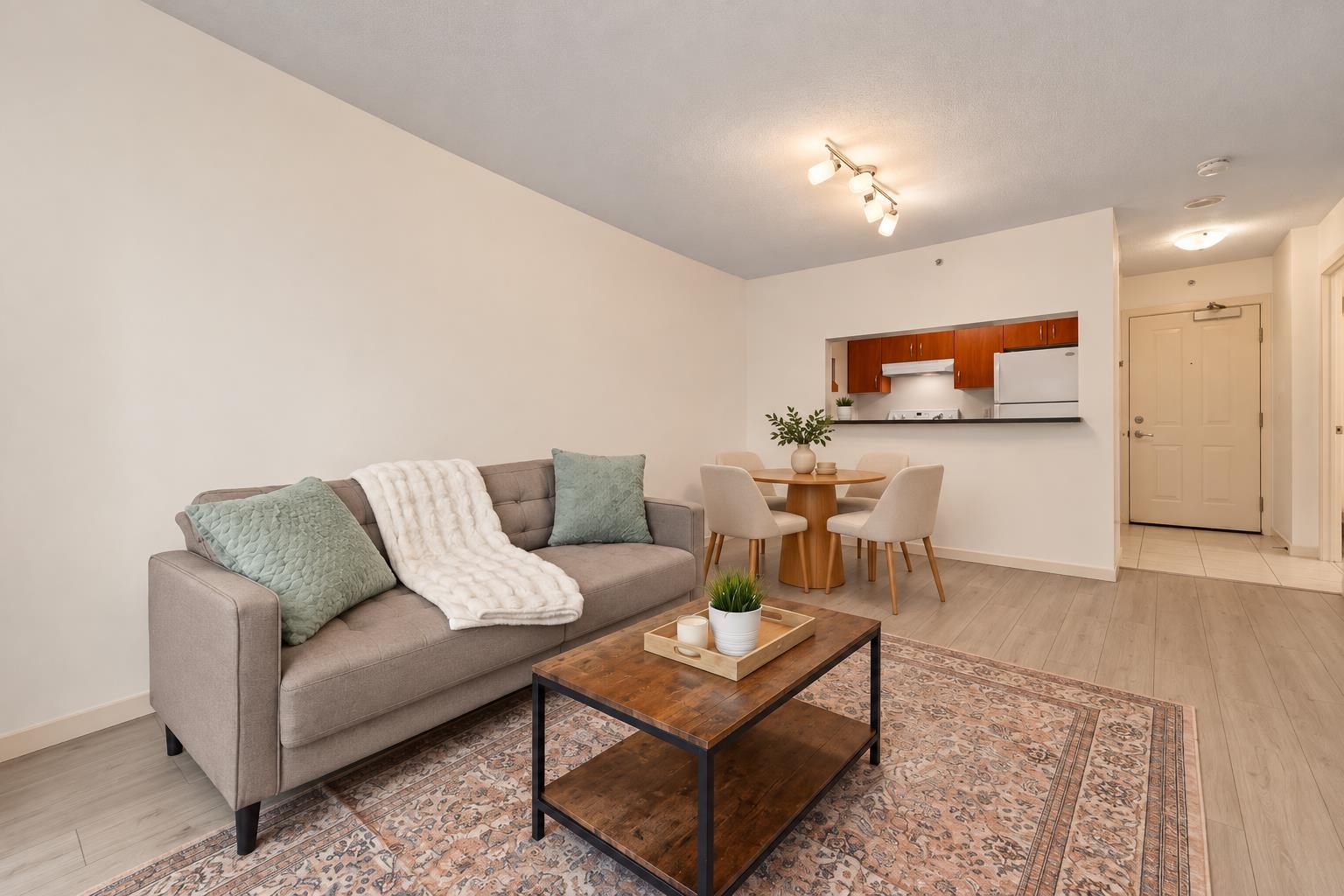 220 3663 CROWLEY DRIVE
