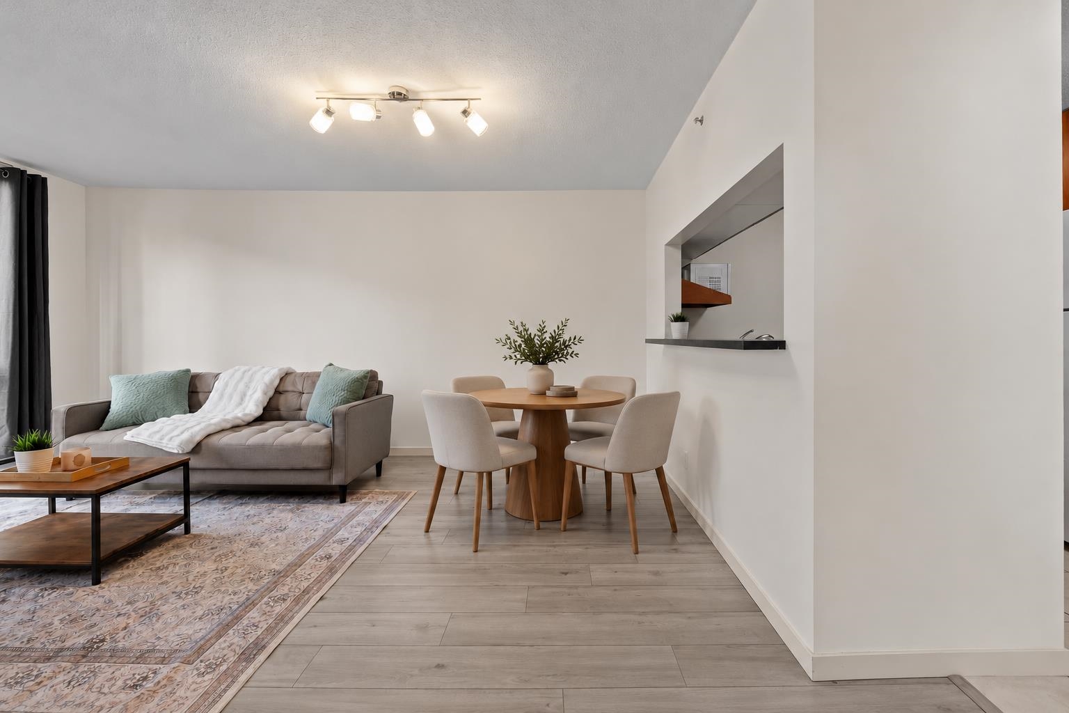 220 3663 CROWLEY DRIVE