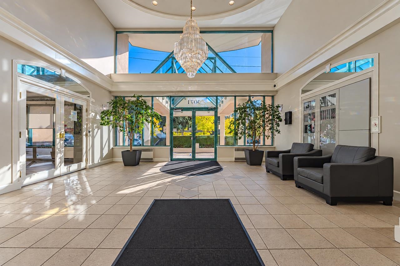 2102 3071 GLEN DRIVE