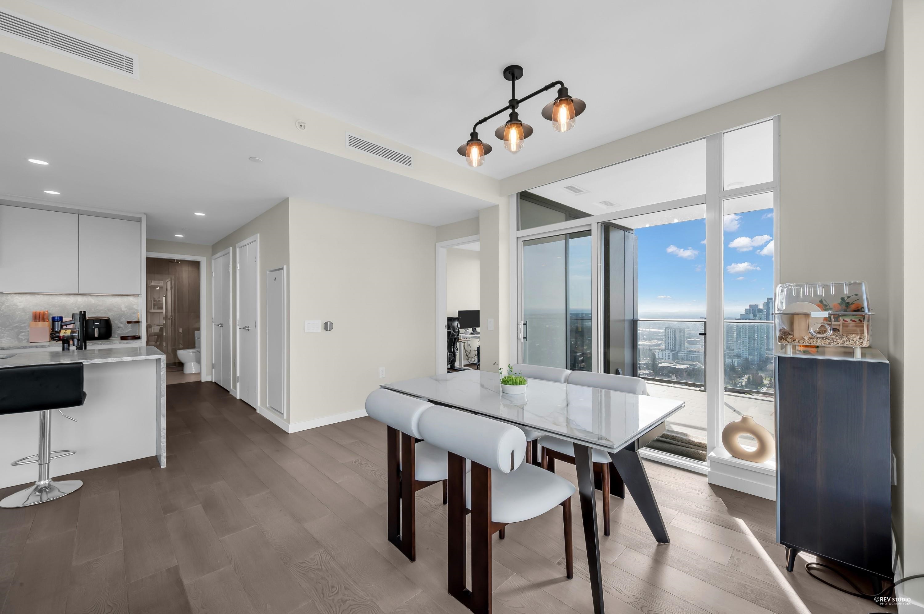 1906 7433 CAMBIE STREET