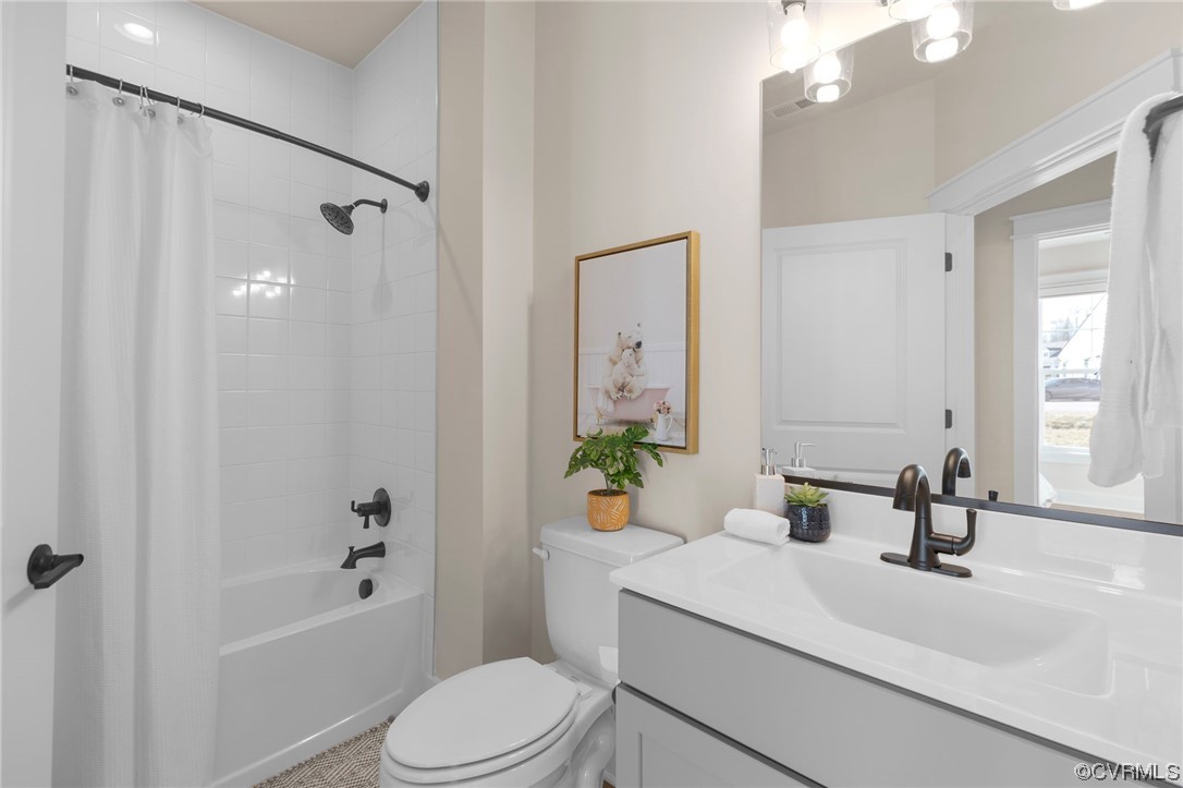 16112 Woodland Cove Ct