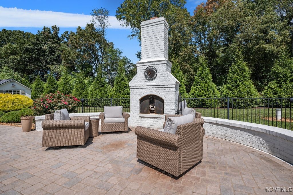 1346 Autumn Breeze Dr