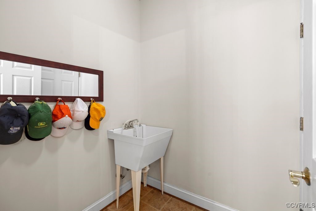 8612 Beaver Bridge Rd