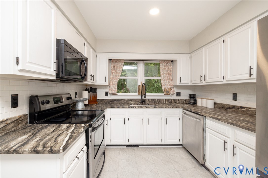 4201 Hunters Ridge Dr