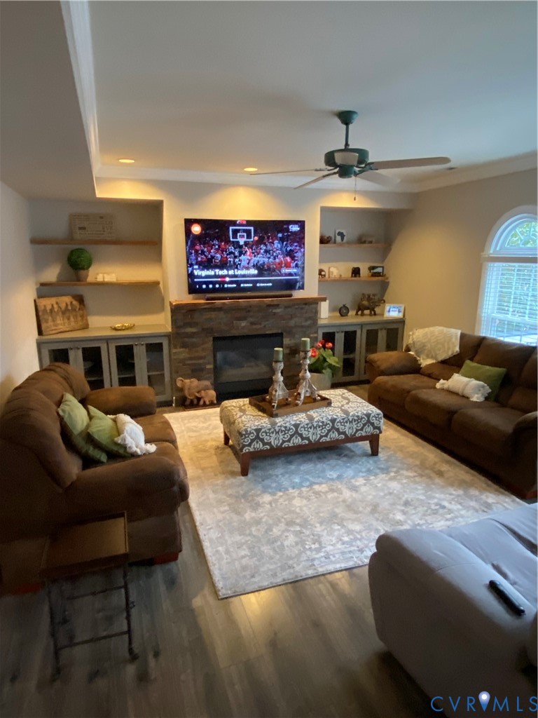 5305 Meadow Chase Ln