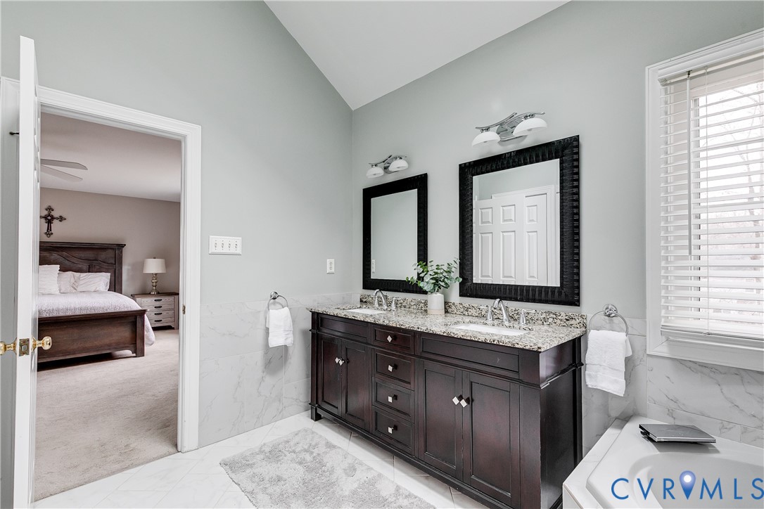 5305 Meadow Chase Ln