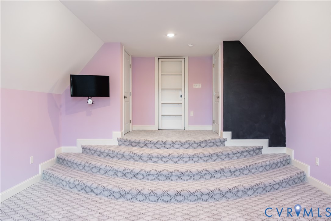 16136 Old Castle Rd