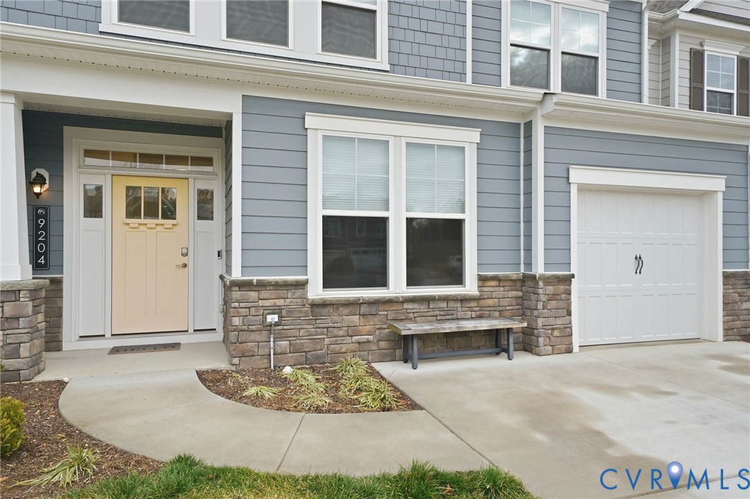 9204 Cerulean Pl