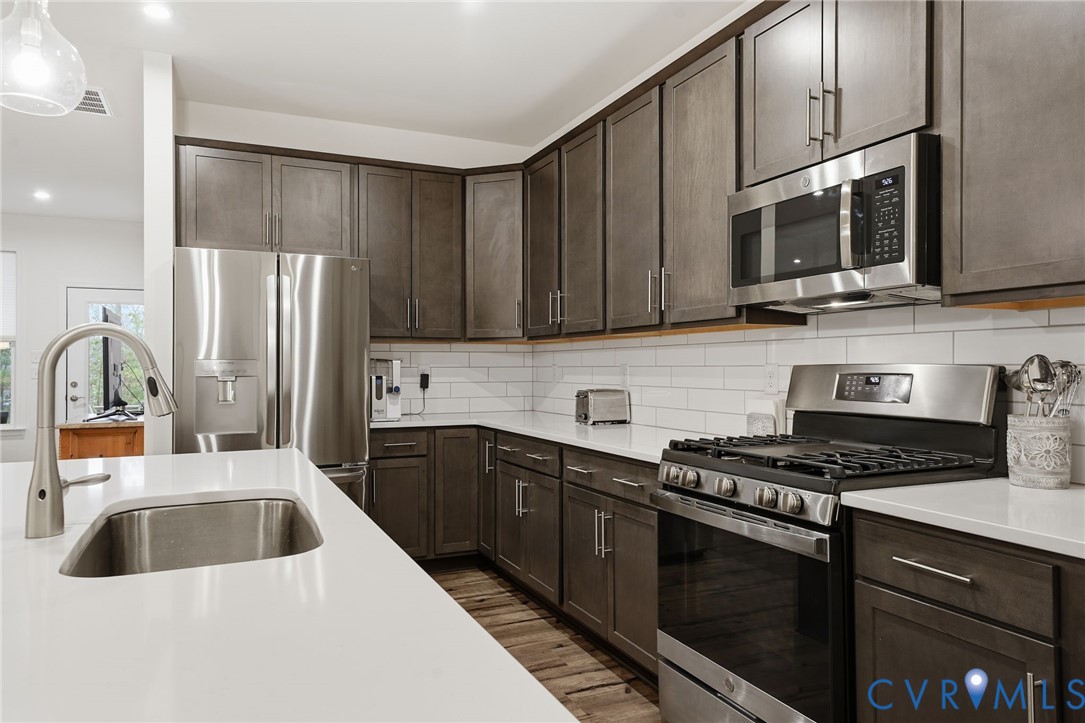 9204 Cerulean Pl