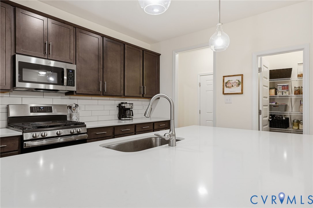9204 Cerulean Pl