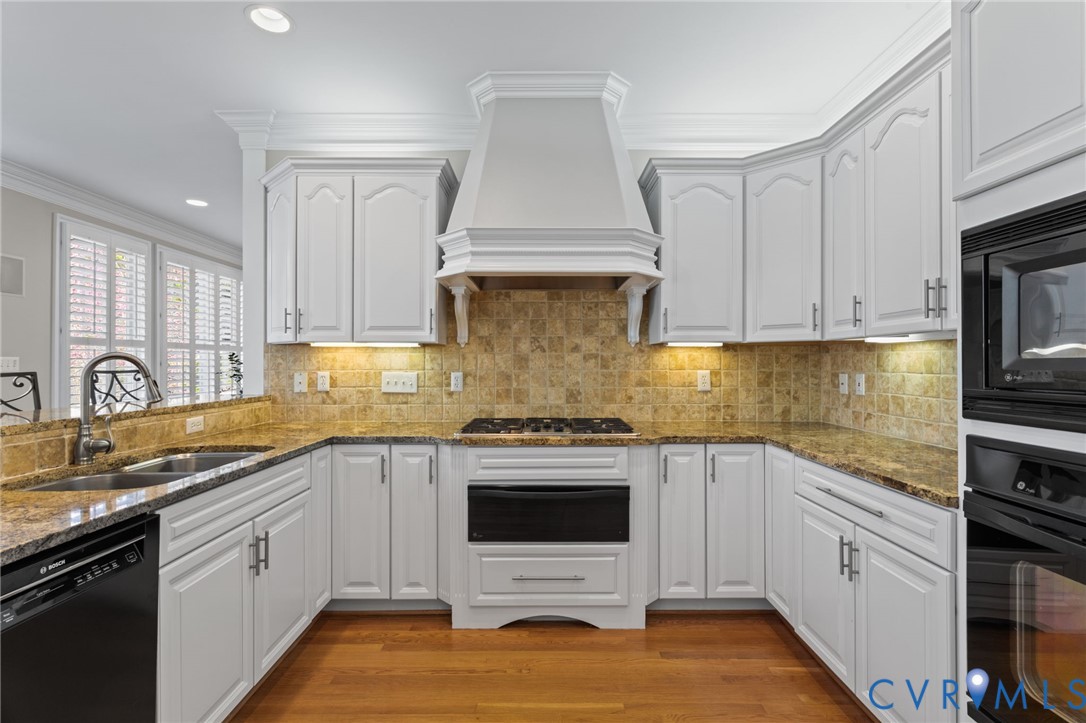 3230 Queens Grant Dr