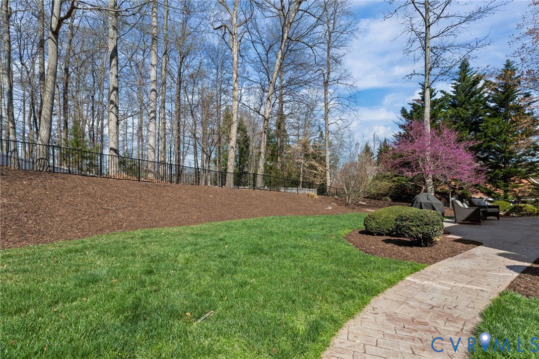 3230 Queens Grant Dr