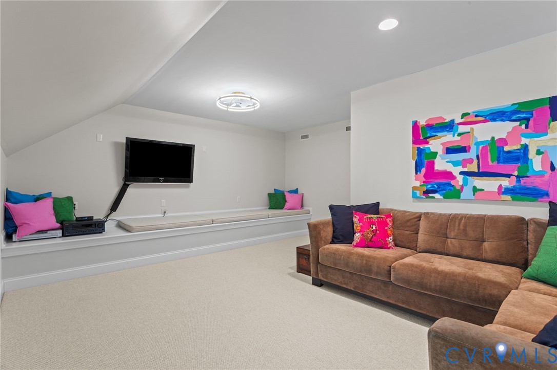 3230 Queens Grant Dr