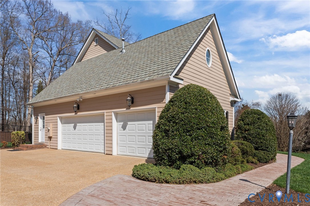 3230 Queens Grant Dr