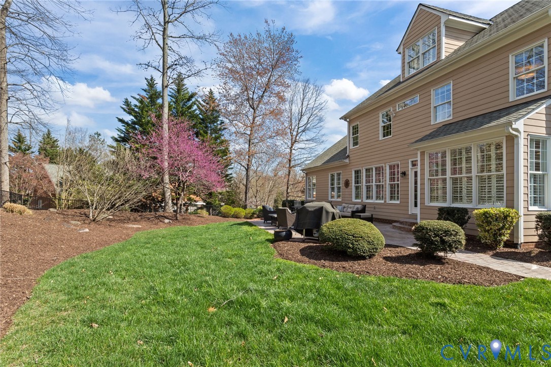 3230 Queens Grant Dr