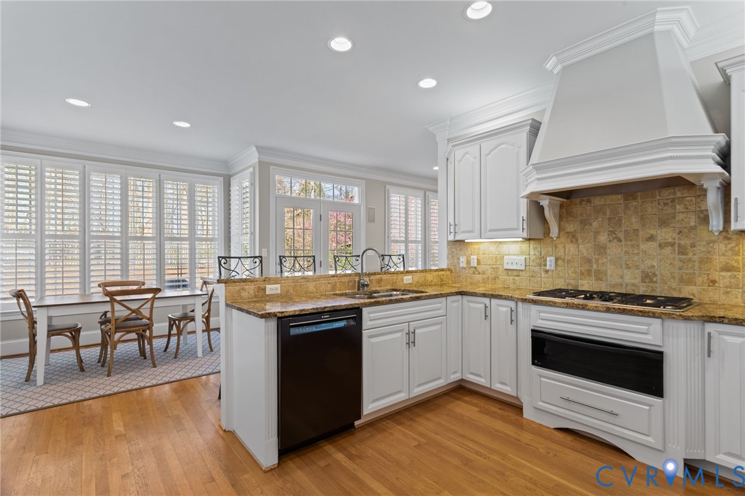 3230 Queens Grant Dr