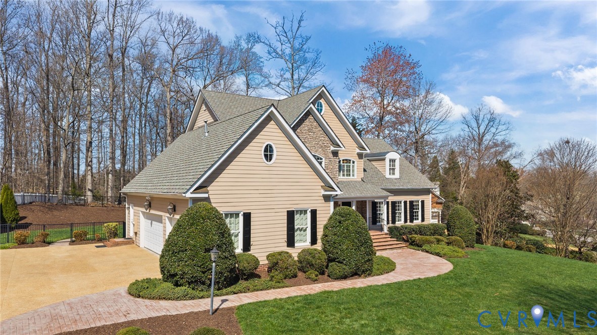 3230 Queens Grant Dr