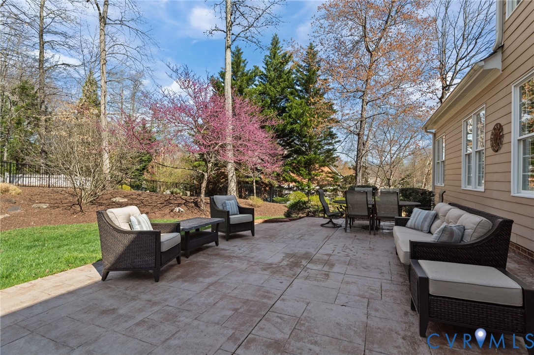 3230 Queens Grant Dr