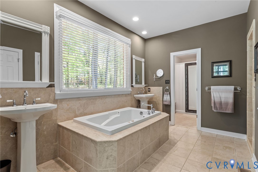 1952 Huguenot Hundred Dr