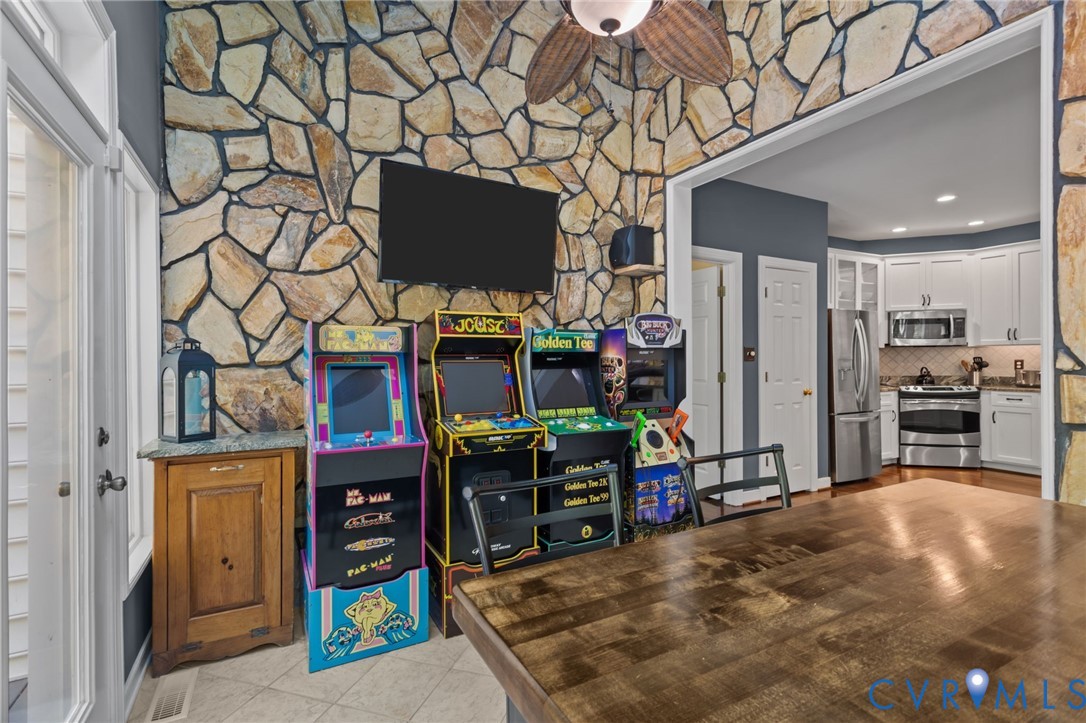 1952 Huguenot Hundred Dr