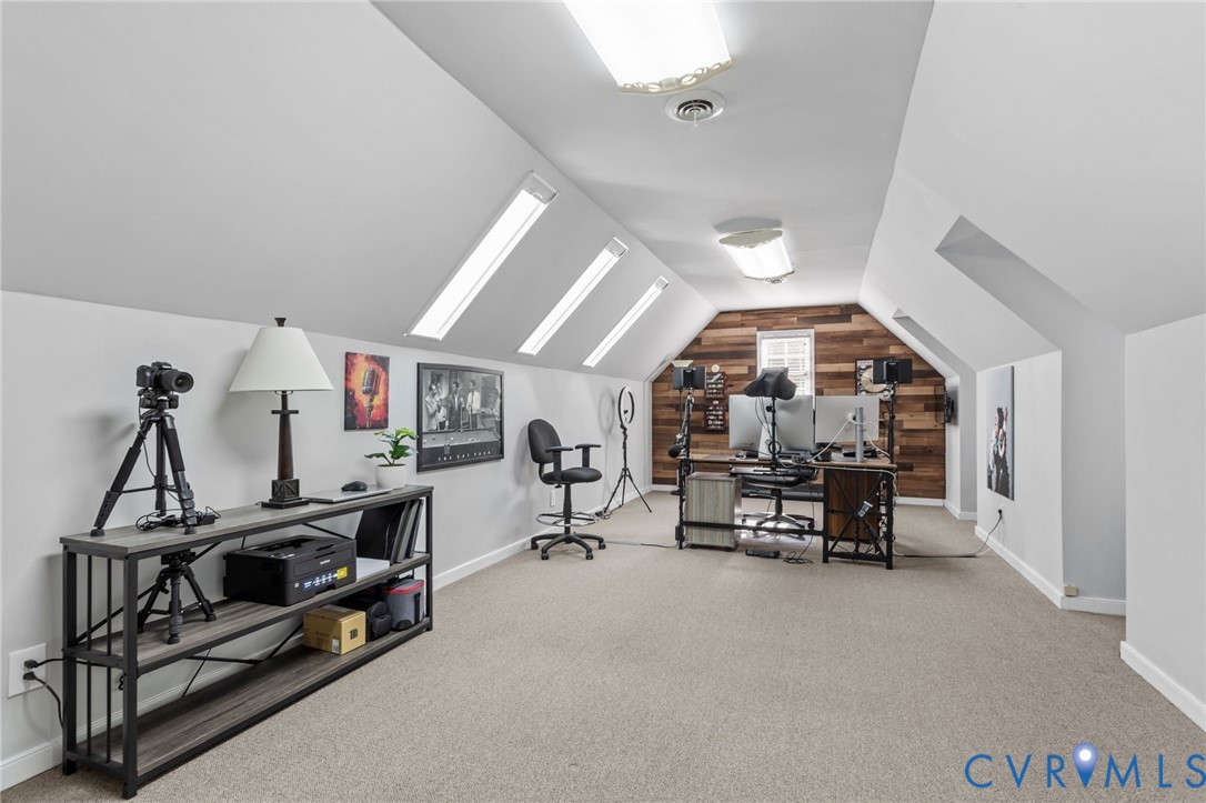 1952 Huguenot Hundred Dr