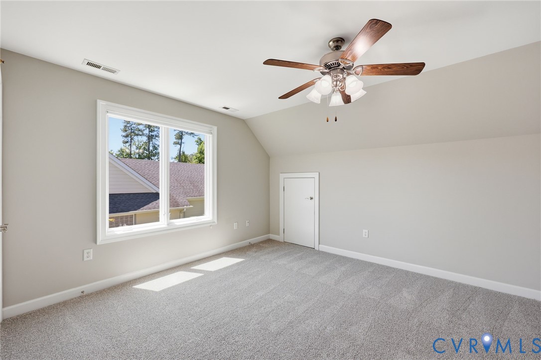 409 Regina Ln