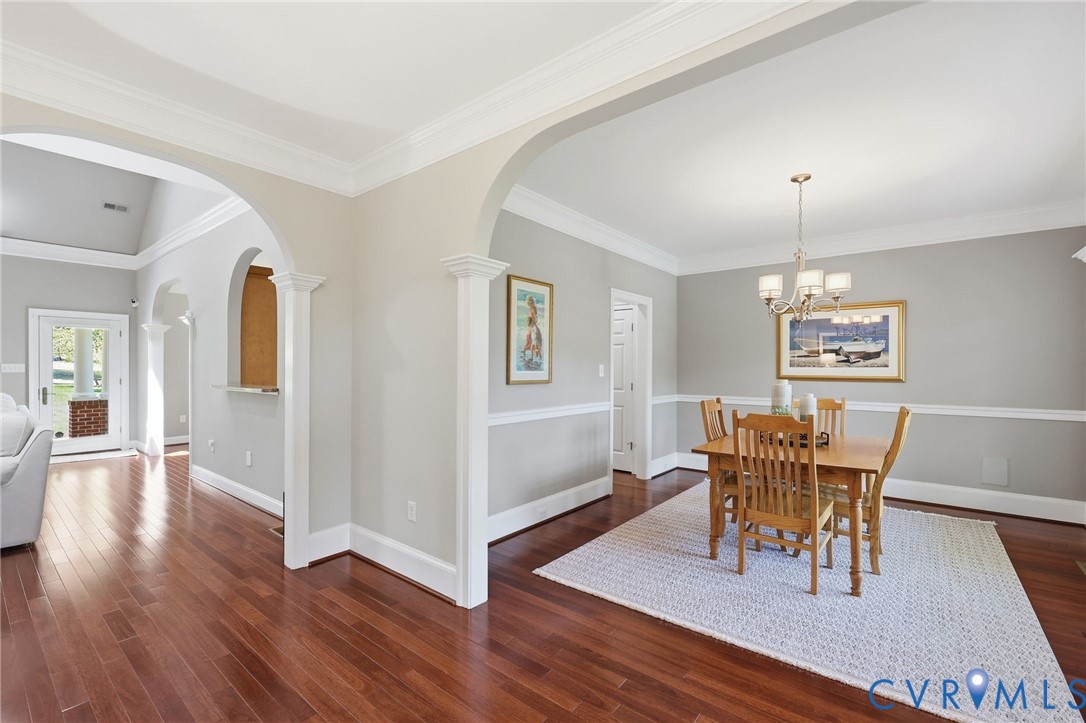 409 Regina Ln